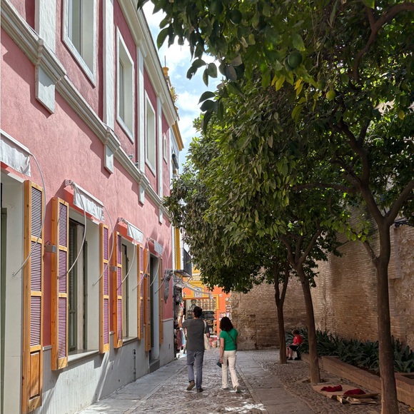 Meet your Posher, Esther - Picture 5 of 12